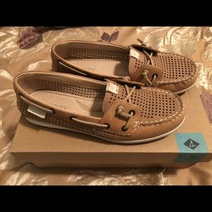Women’s US 7.5 Sperry’s